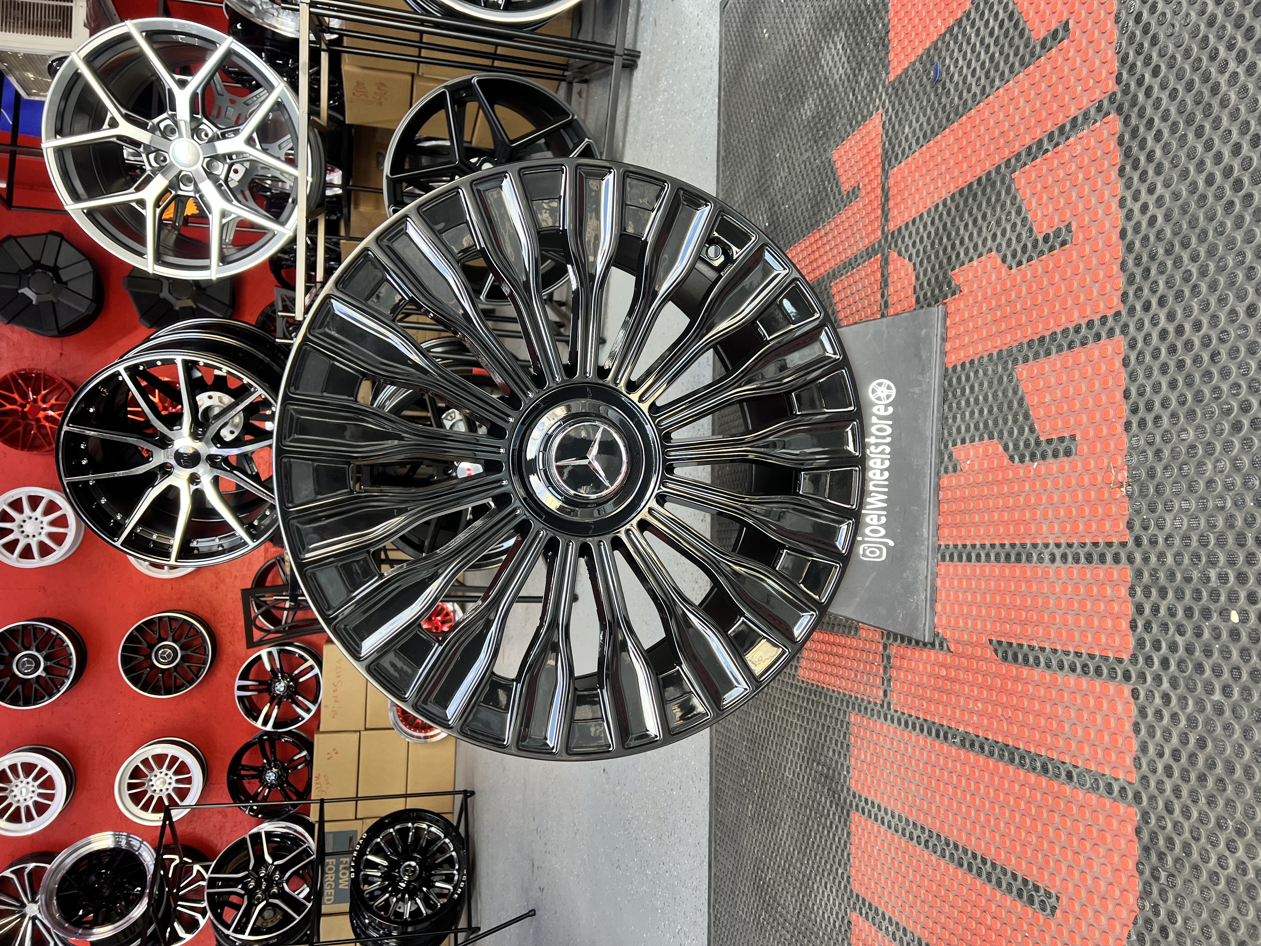 MERCEDES SET NEW RIMS SIZE 20 5X112